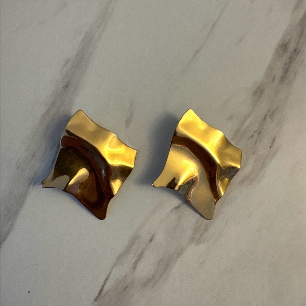 EUC Elegant Gold-Tone Earrings